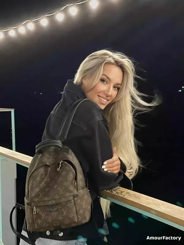 Elena Profile image 1