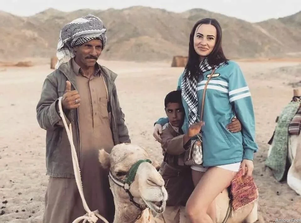 Elena Profile image 3