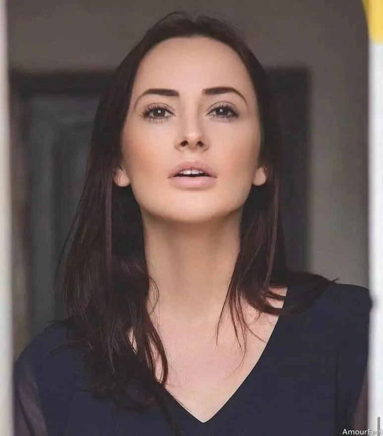 Elena Profile image 1