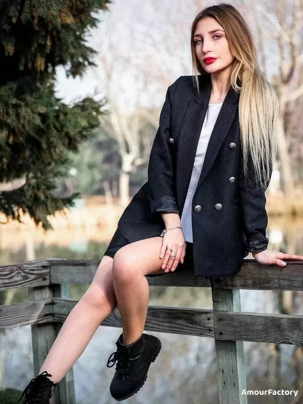 Maria Profile image 2