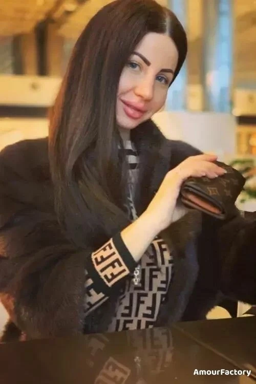 Oksana Profile image 2