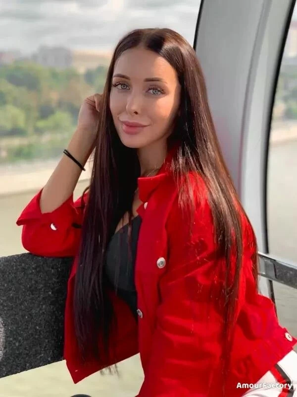 Yana Profile image 1