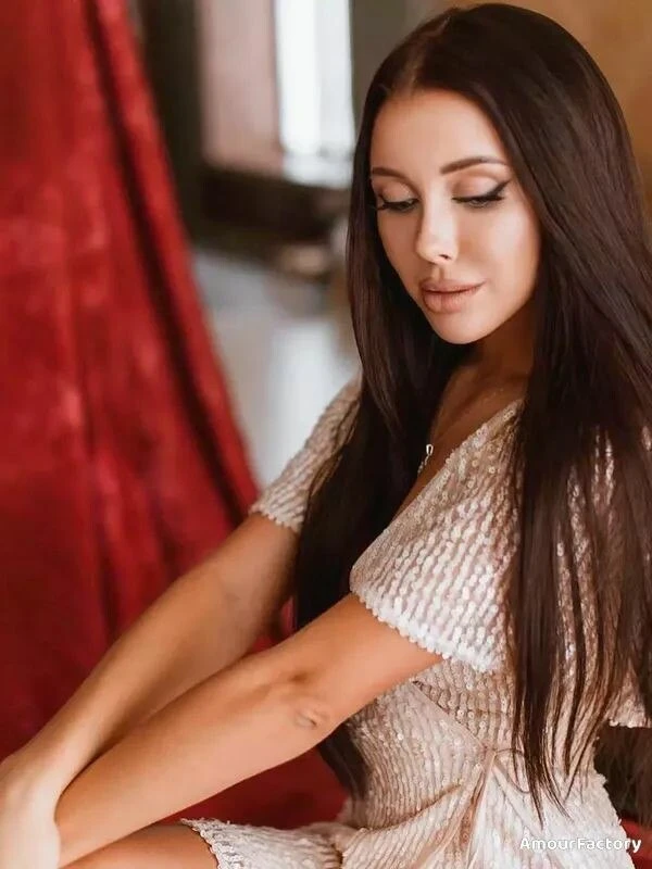 Yana Profile image 3