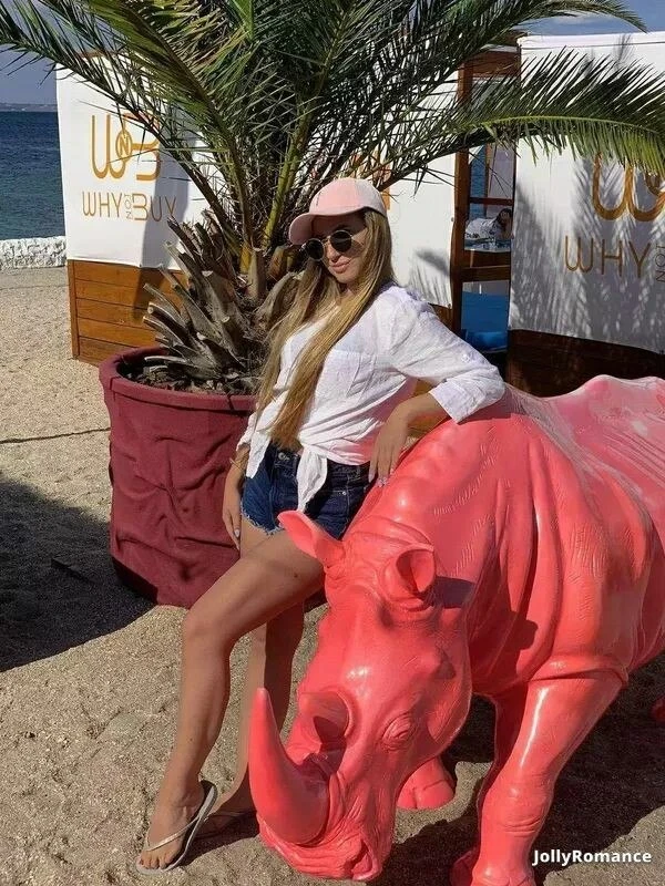 Elena Profile image 4