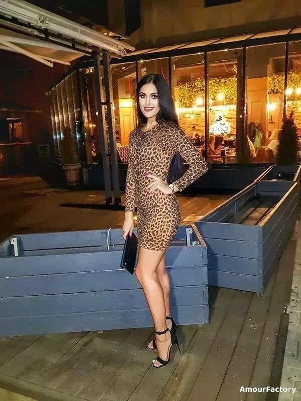 Yuliya Profile image 3