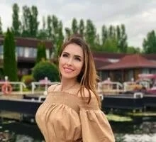 Oksana Profile image 1