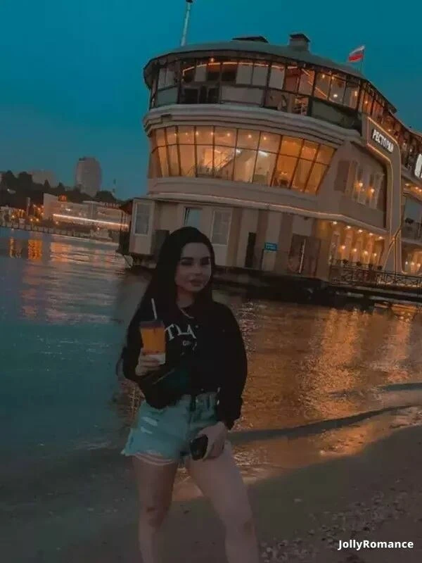 Maria Profile image 4