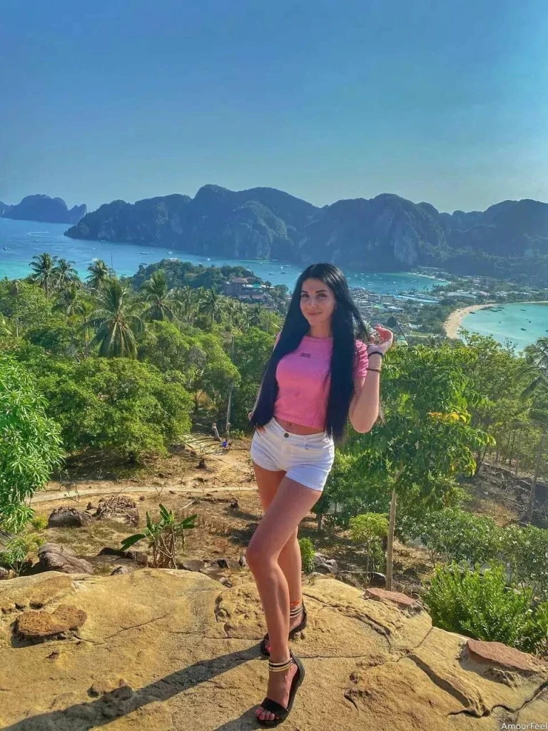 Yulia Profile image 3