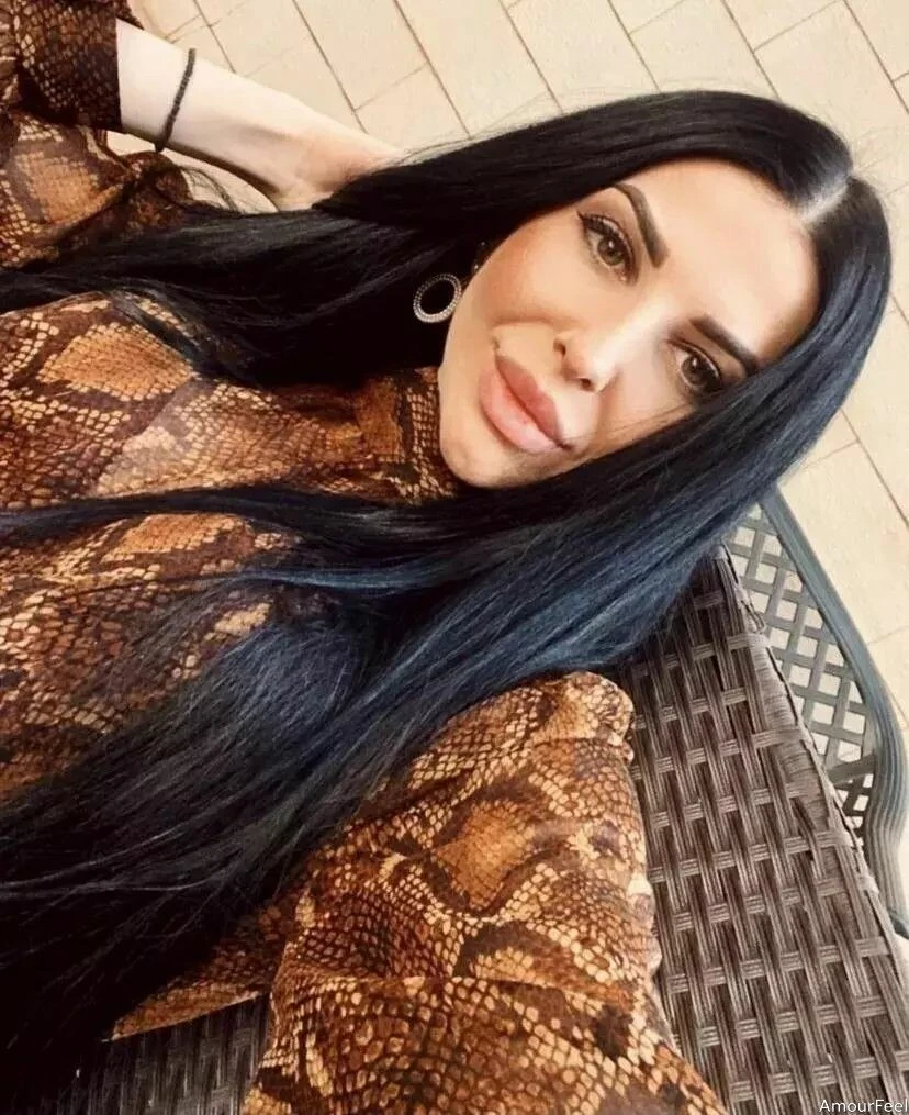 Yulia Profile image 1