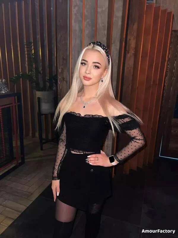 Alina Profile image 4