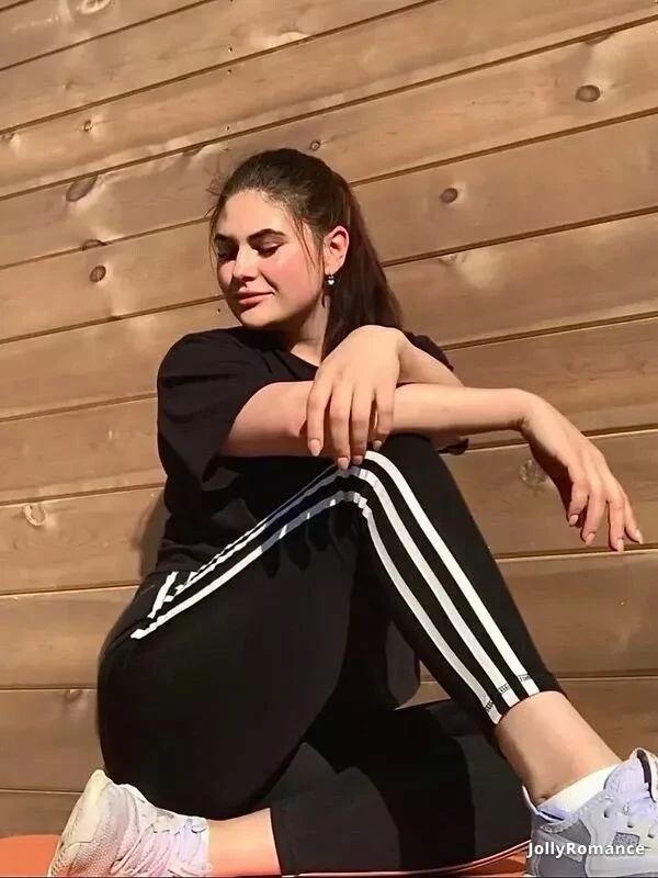 Zhanna Profile image 4