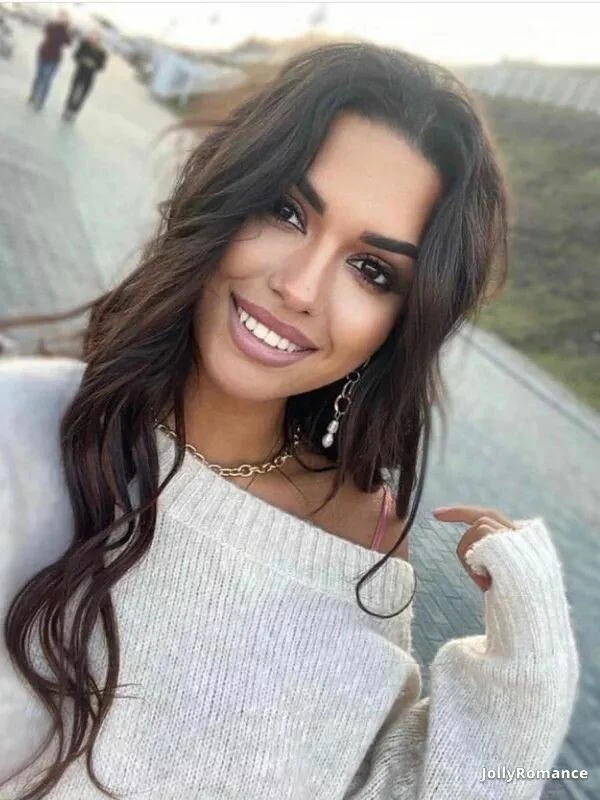 Maria Profile image 4